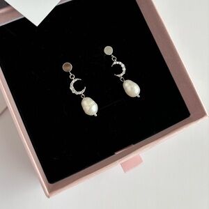 146 Stud Pearl Earrings Pearl Earrings
